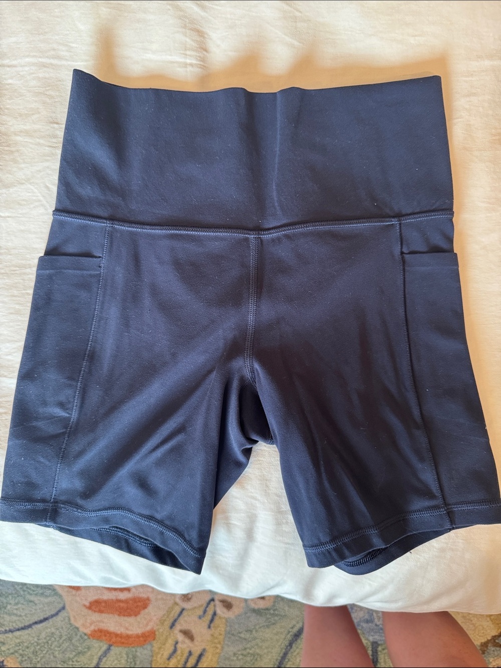 Athleta Salutation Stash High Rise 7" Short